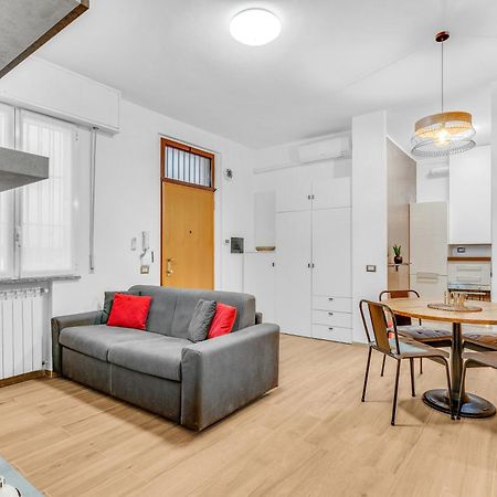 Ris161 -Modern Apartment Equipped With All Comfort- Sesto San Giovanni Kültér fotó
