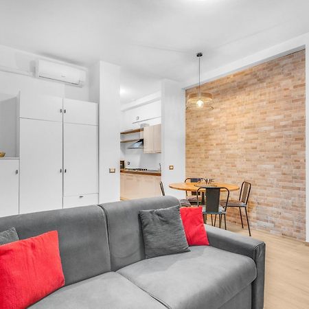 Ris161 -Modern Apartment Equipped With All Comfort- Sesto San Giovanni Kültér fotó